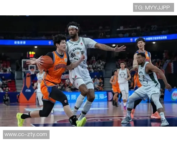 媒体人分析上海队阵容提升与李永炜成长对球队表现的积极影响